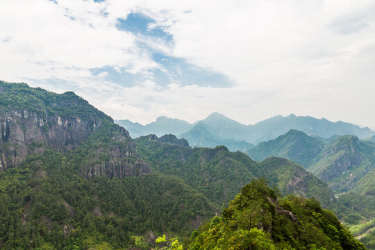 青山