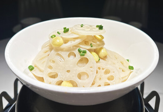 鲜莲子炒脆藕