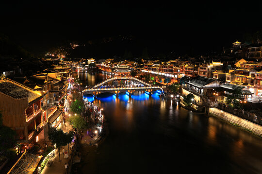 凤凰古城夜景