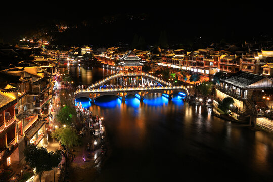 凤凰古城夜景