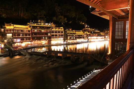凤凰古城夜景