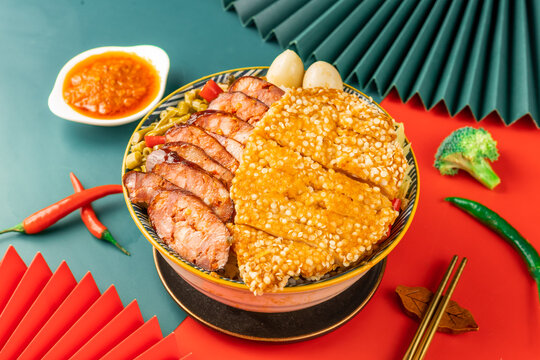 鸡排腊肠盖饭