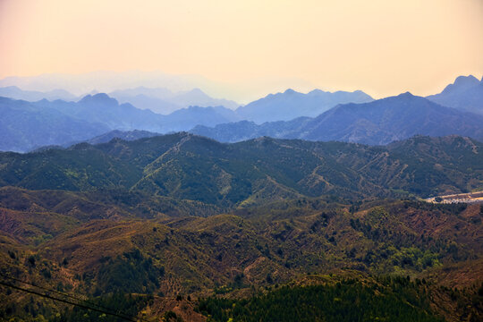 远眺燕山山脉