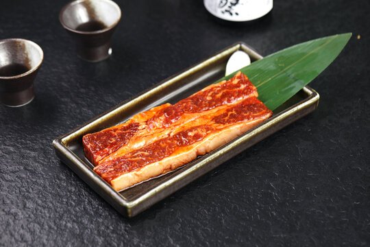 腌制牛肋条