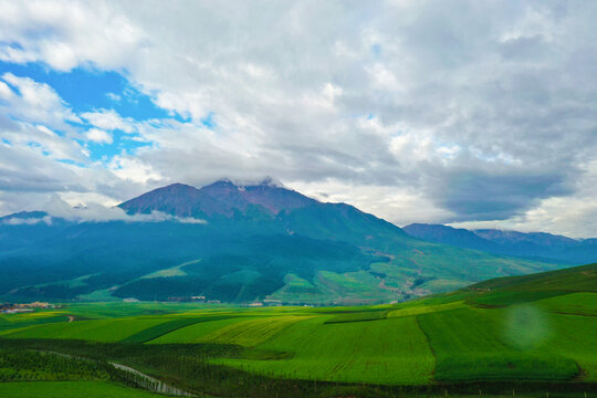 卓尔山风光