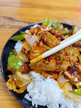 香干回锅肉盖饭