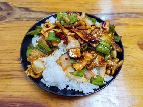 香干回锅肉盖饭