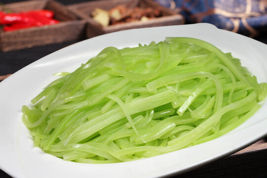 清炒莴笋丝