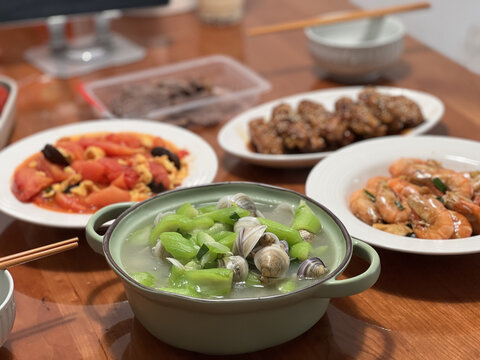 丝瓜蛤蜊汤