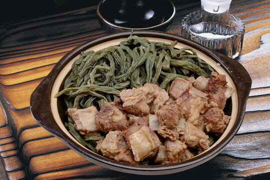 排骨炖干豆角