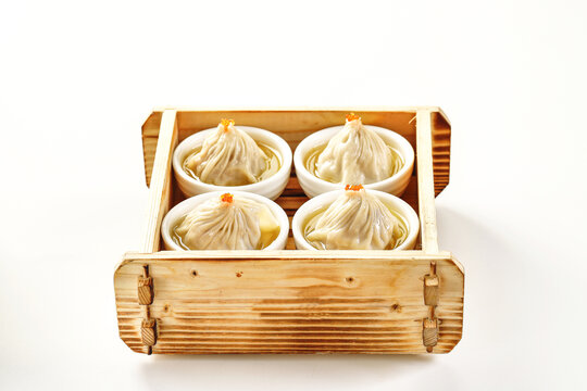 灌汤小笼包