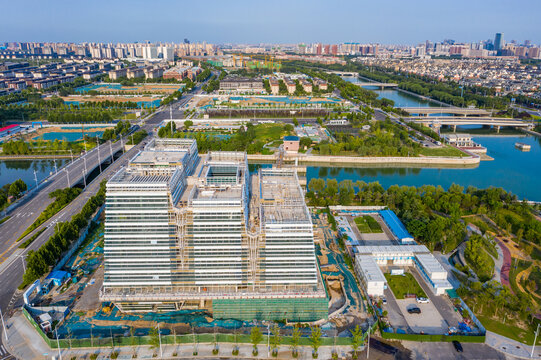 河南卢森堡中心九宫格塔楼建筑物