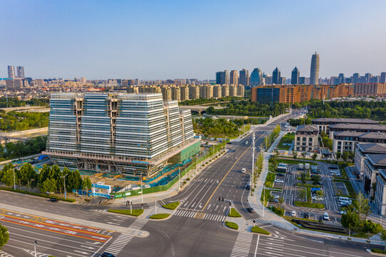 河南卢森堡中心九宫格塔楼建筑物