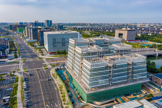 河南卢森堡中心九宫格塔楼建筑物