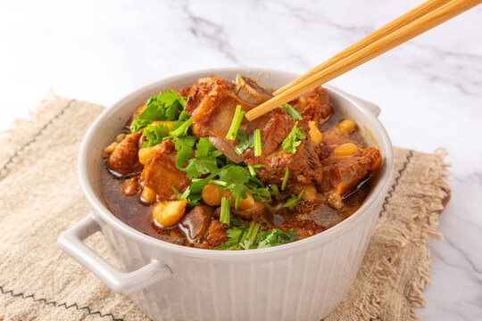 菱角烧排骨