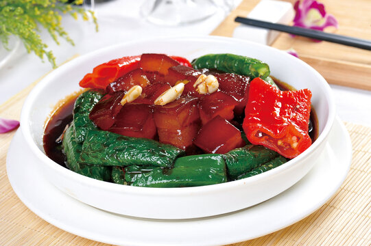 虎皮尖椒红烧肉