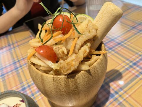 舂鸡脚