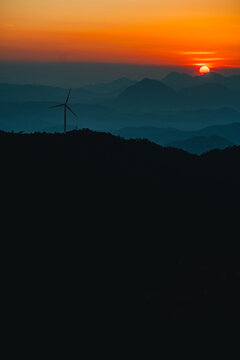 罗定风车山日落夕阳