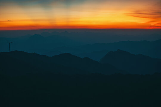 罗定风车山日落夕阳