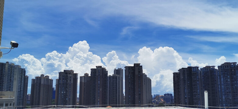建筑与云彩