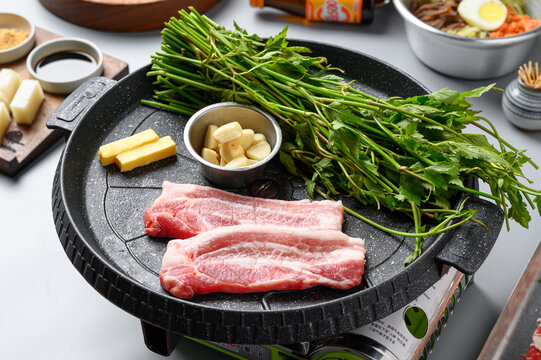 水芹菜烤五花肉