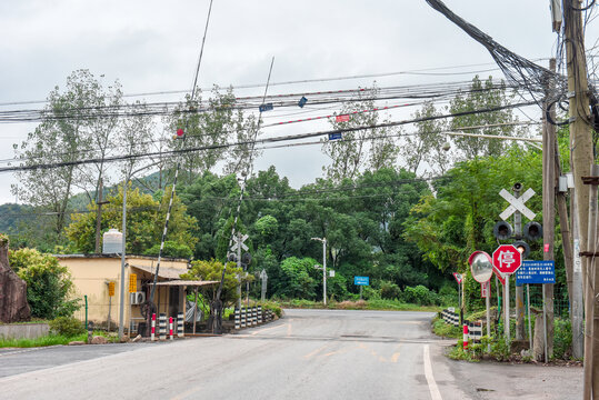 火车路道口