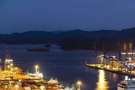 盐田港码头夜色