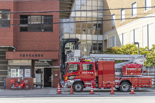 京都市东山消防署门口和消防车