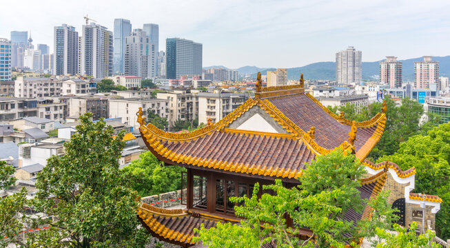 潇湘古阁与现代城建