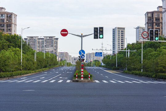 红绿灯路口