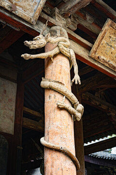 山西太原晋祠圣母殿门口