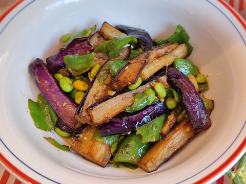 红烧茄子豌豆家常菜