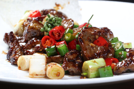 黑椒牛肉粒