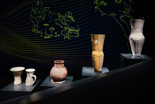 四川广汉三星堆出土陶器