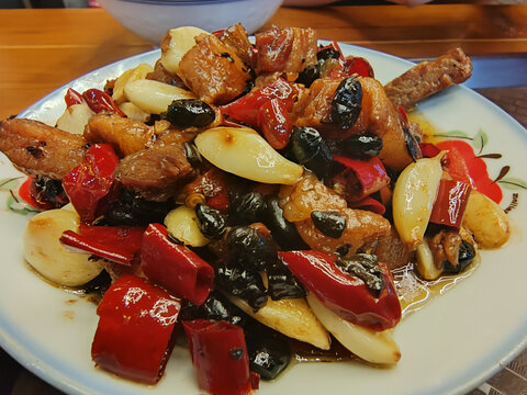 蒜瓣辣椒炒肉
