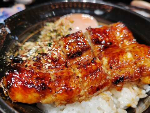 蒲烧鳗鱼饭