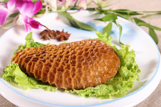卤牛肚