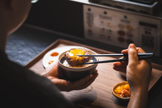 日式和牛汉堡肉套餐