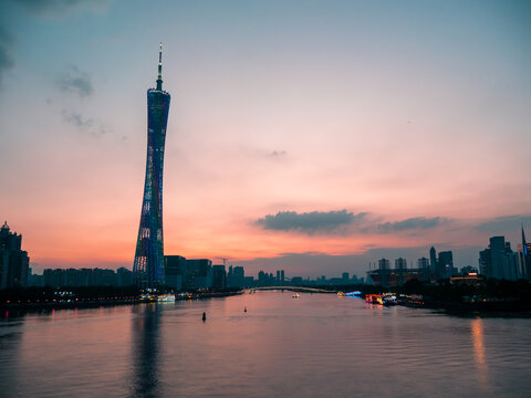 广州塔与珠江