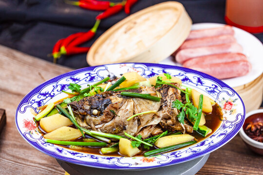 鱼头炖土豆