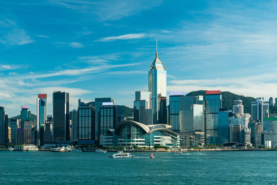 香港会议展览中心与中环广场风景
