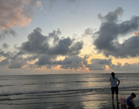 海边日出