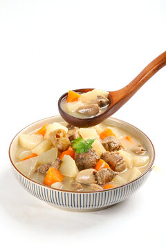 羊肉炖萝卜