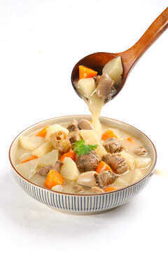 羊肉炖萝卜