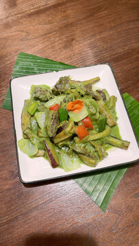 青咖喱牛腩