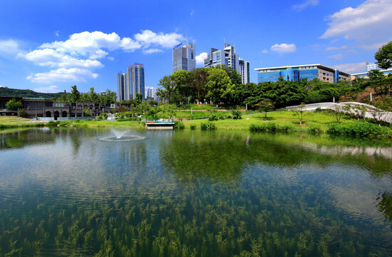 重庆百林公园湖景