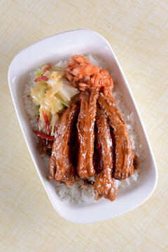 红烧排骨饭