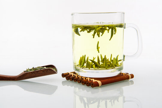 一杯绿茶水