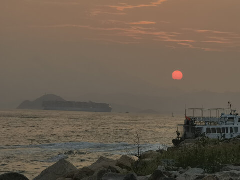 海边的唯美日落红日
