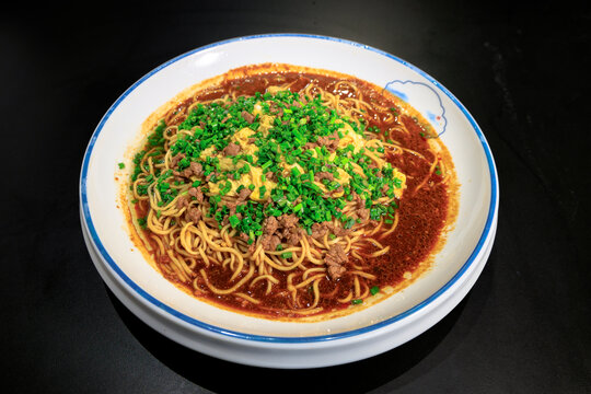 牛肉拌面